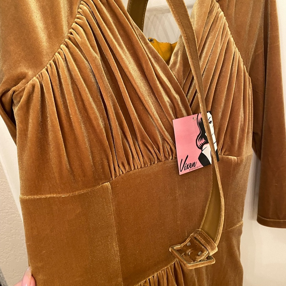 NWT XL Vixen Starlet wiggle dress gold velvet